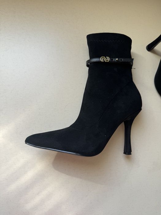 Сапоги черные, замшевые, новые