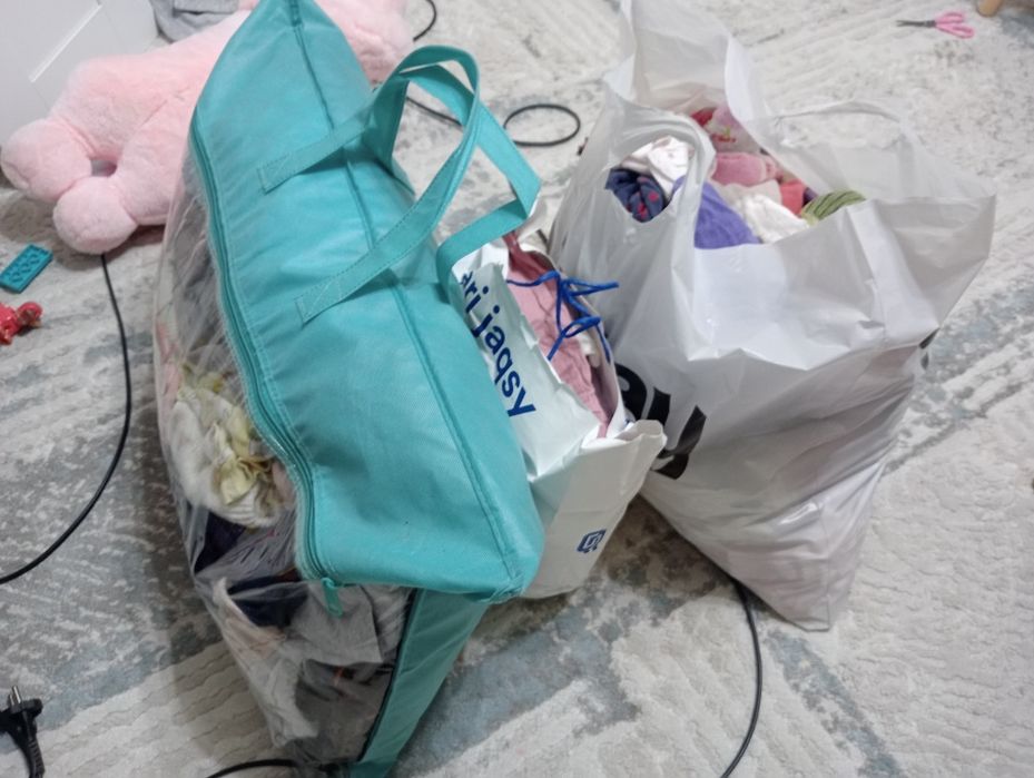 Отдам детские вещи