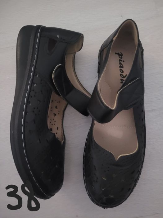 Vând pantofi dama 35lei bucata, noi