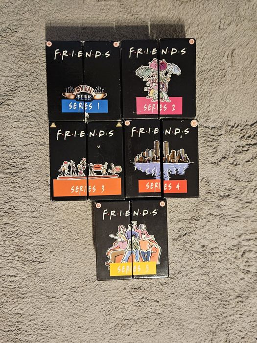 5 sezoane friends VHS