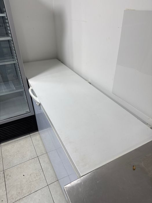 Kafe uchun barcha jihozlar, stol va stullar sotiladi.