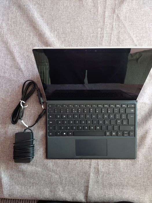 Microsoft Surface Pro 6 /i7 8th/ 8GB Ram/ 256 SSD ТЪЧ НЕ РАБОТИ