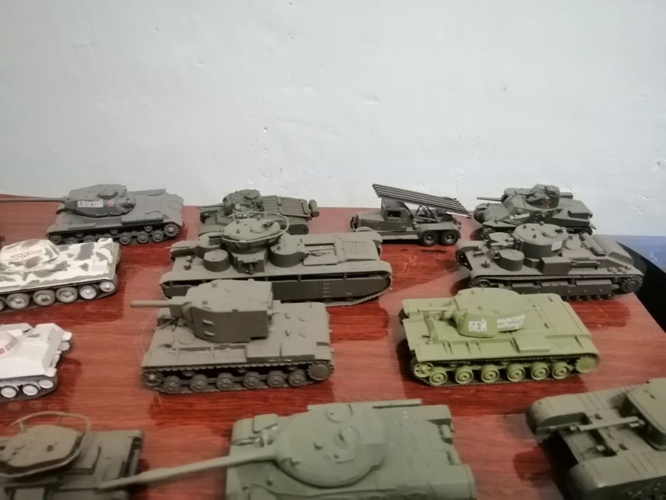 Продам модели танков