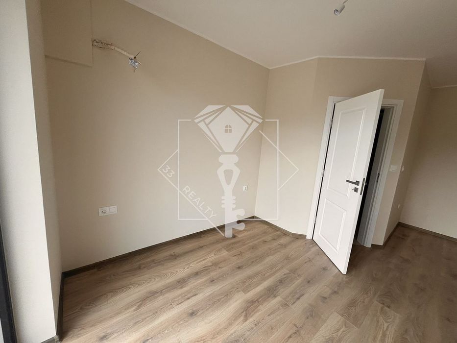 Продава се Двустаен апартамент в Пловдив, Беломорски - 84 кв.м за 1314 €/кв.м - Снимка #2