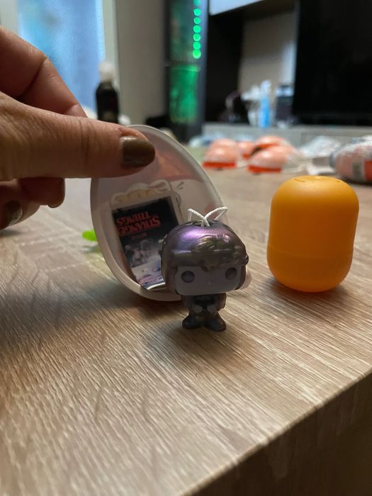Киндер играчки Kinder Joy stranger things
