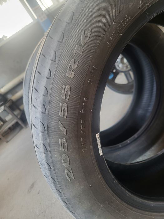 Продам 2 летние шины "Pirelli Centurato P7"