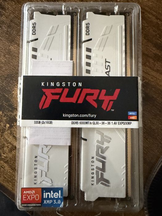 Kit RAM Kingston FURY Beast 32GB (2x16GB) DDR5 6000MHz CL30 White - AMD EXPO & Intel XMP 3.0