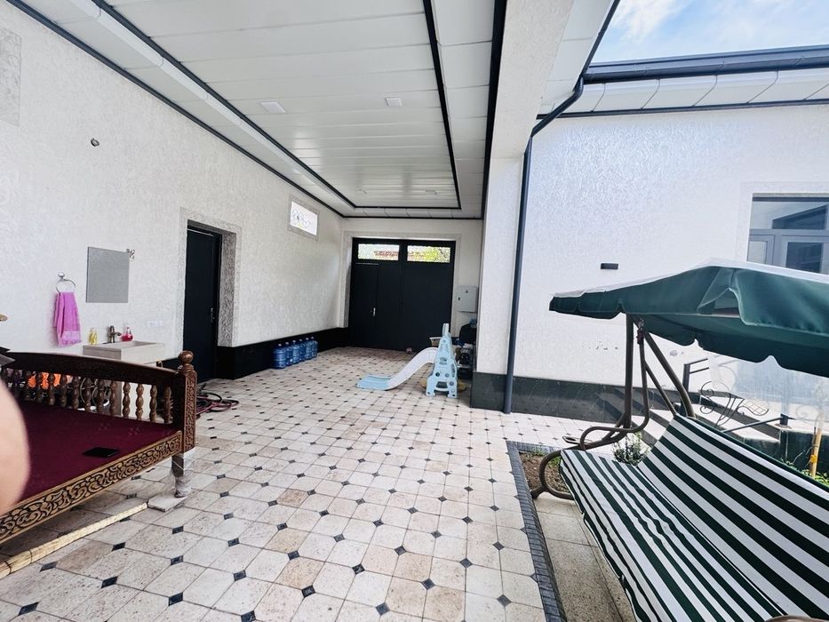 2 сотих участка сотилади