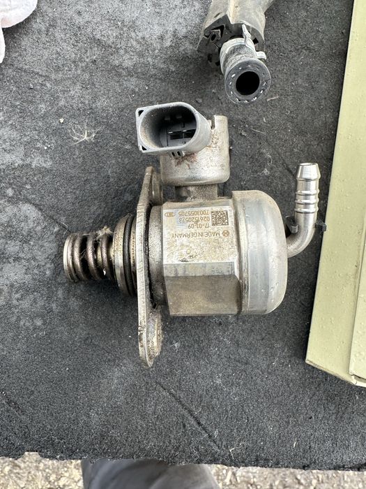 Горивна помпа Vw Skoda Audi q2 q3 A3 1.4 TSI, 122 к.с., 04E 127 025 D