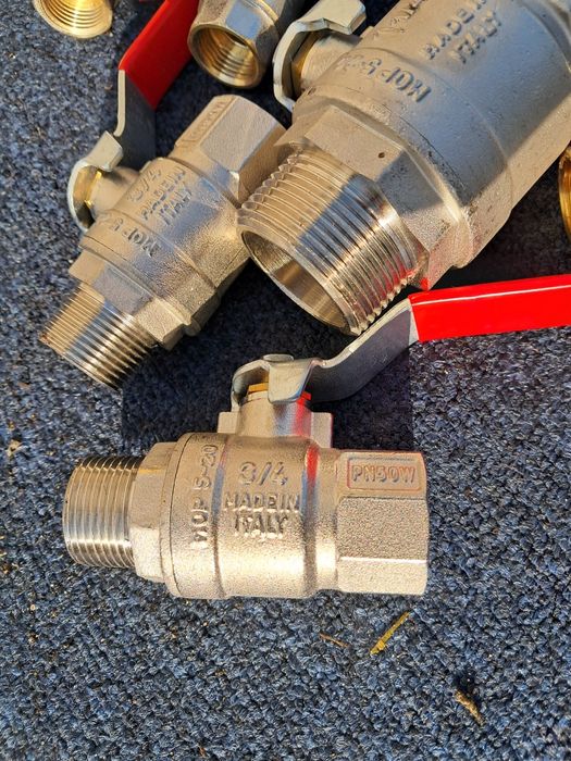 Robineti instalatii sanitare sau termice