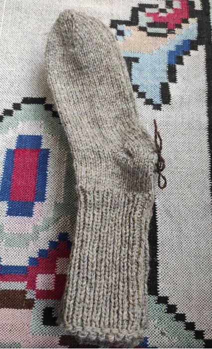 Ръчно плетени вълнени чорапи