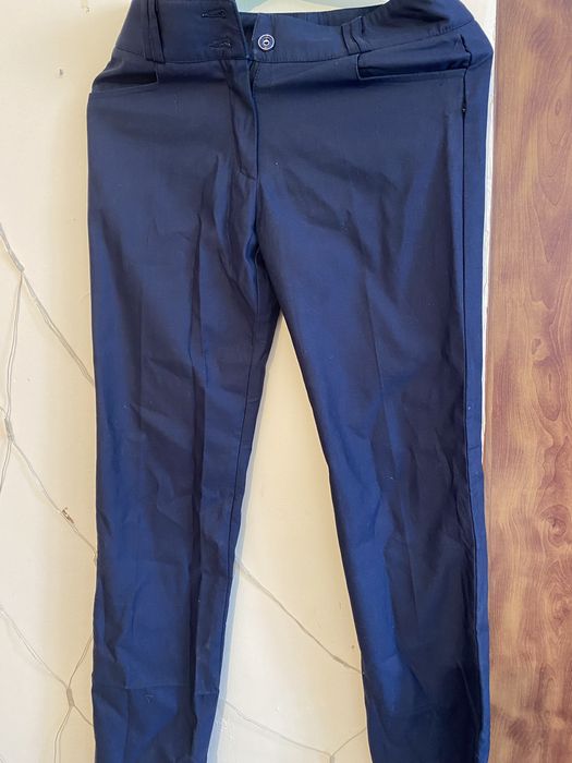 Девечковая  школьная  форма продам  четверка . Безторг