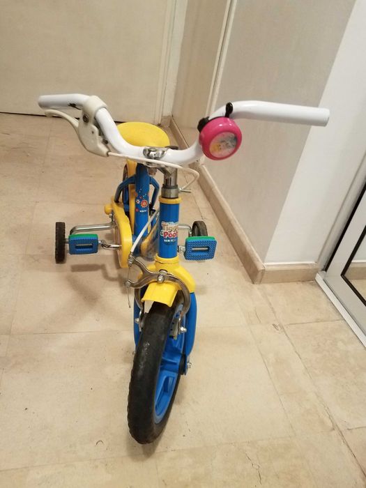 Продават се детски велосипед и тротинетка