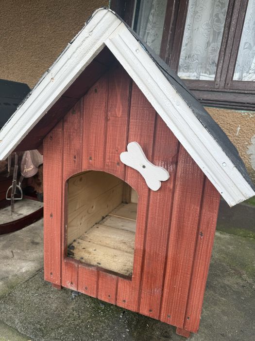 Cusca de caine din lemn