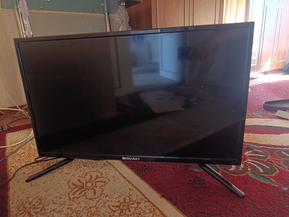 Playstation 4 PRO с Телевизором Shivaki 2 джойстика 7 игр