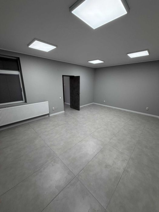 Inchiriez spatiu + curte interioara - Piata Traian