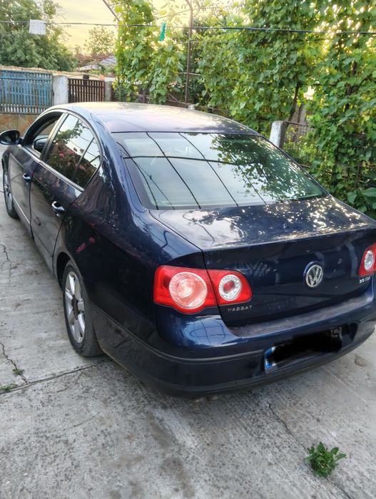 Vând  passat b6 .