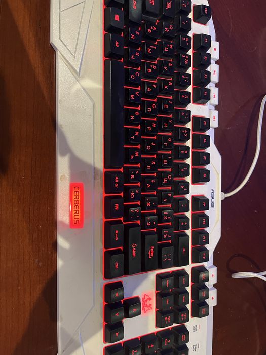 Продается ASUS Cerberus Arctic