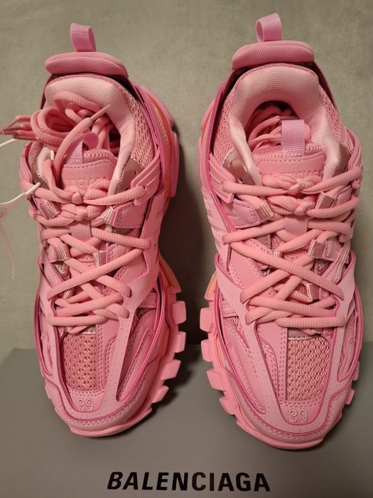 Balenciaga track