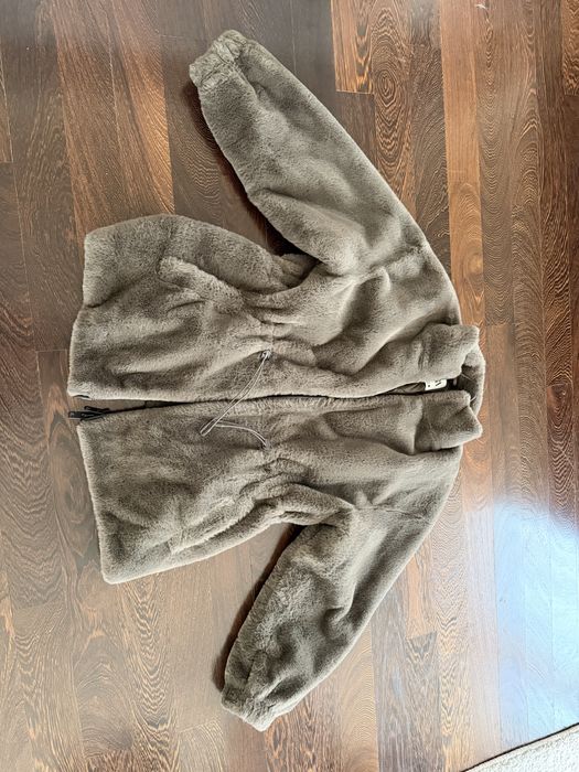 Haina blana artificiala Zara