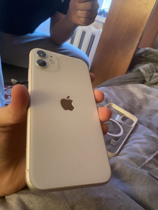 Айфон 11 64гб 72акб