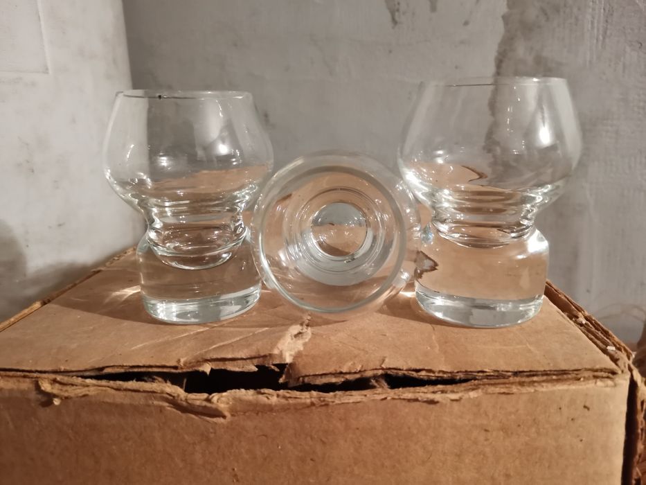 Сервизи за кафе коняк и безалкохолно.