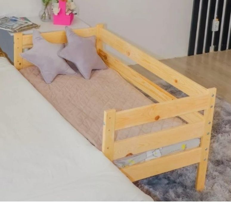 Продам детскую кровать б/у