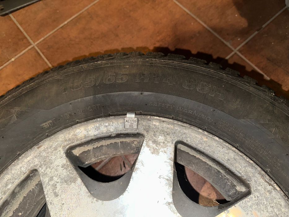 Гуми Kumho Solus 4s 185/65/14 с джанти Lancia