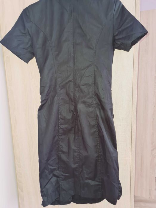 Продавам рокли размер с