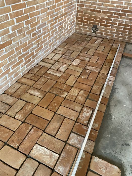 Mijloc de caramida  veche provenita din demolari