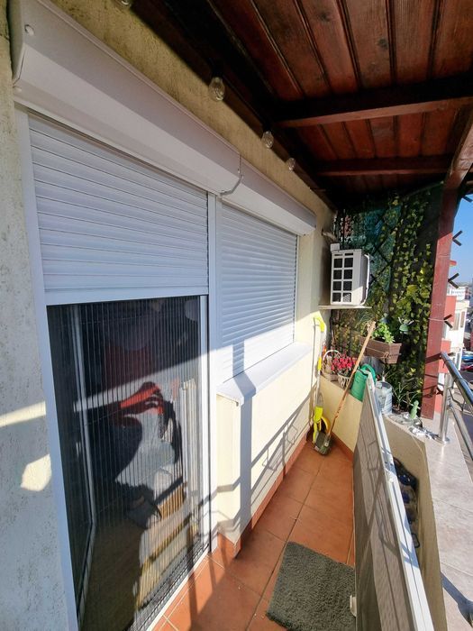 Usa pentru garaj  ,rulouri exterioare , automatizari porti ,bariere