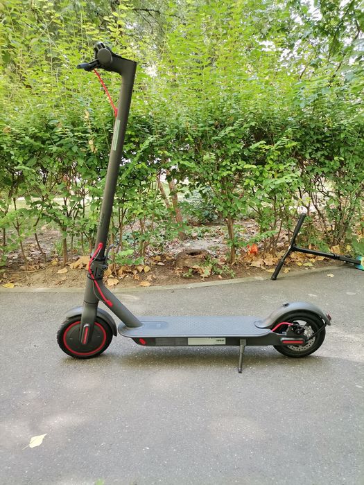 Trotineta electrică scooter  Xiaomi Mi M365 PRO  300w  viteza max 25 km