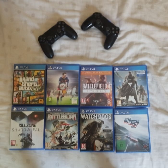 Playstation 4 slim 1TB с игри и 2 контролера