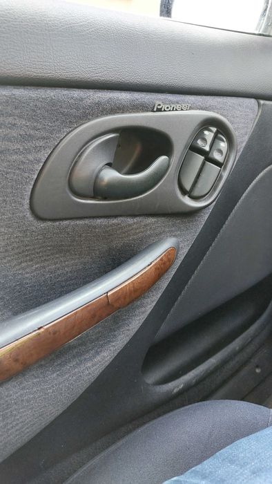 Ford Mondeo Mk2 Ghia