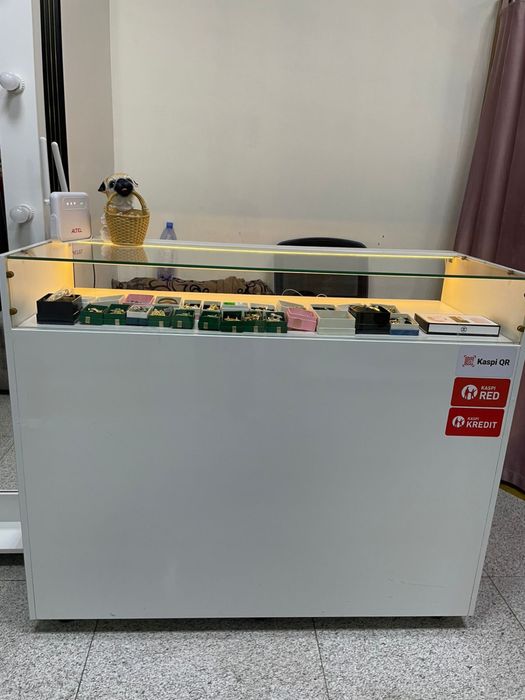 Стилаж маникены примерочная