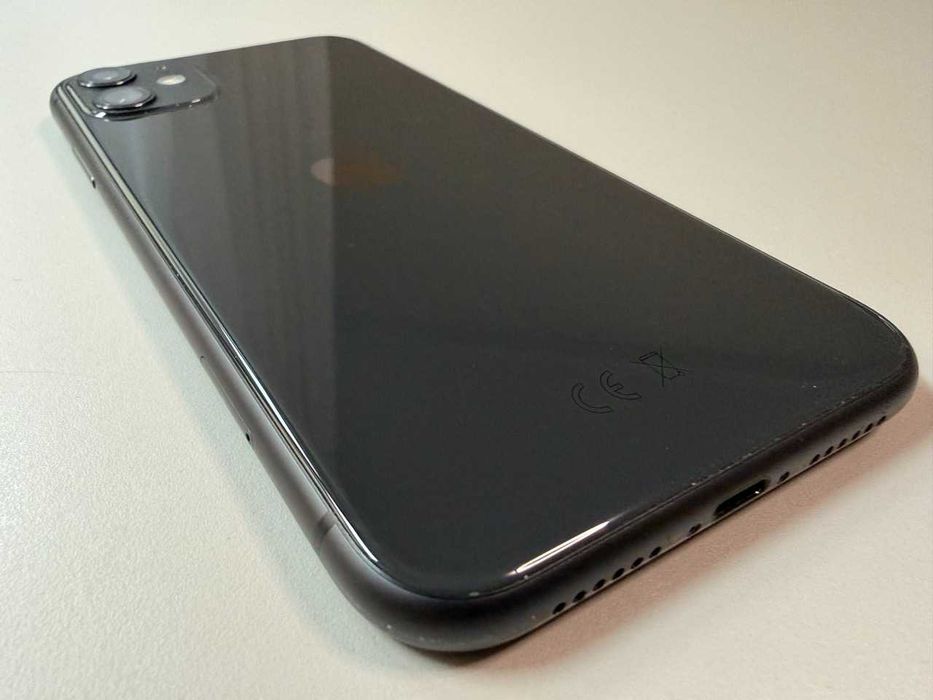  Apple / iPhone 11 128 Gb / Black