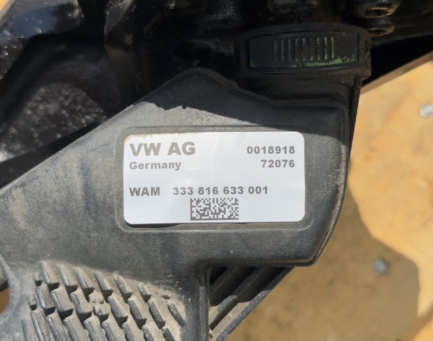 Комплект теглич AUDI A4 B9 8W0800491C