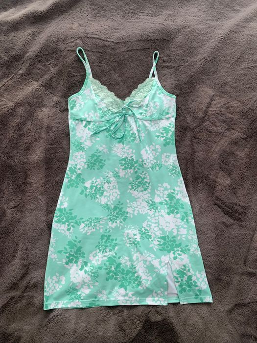 rochița verde pe corp