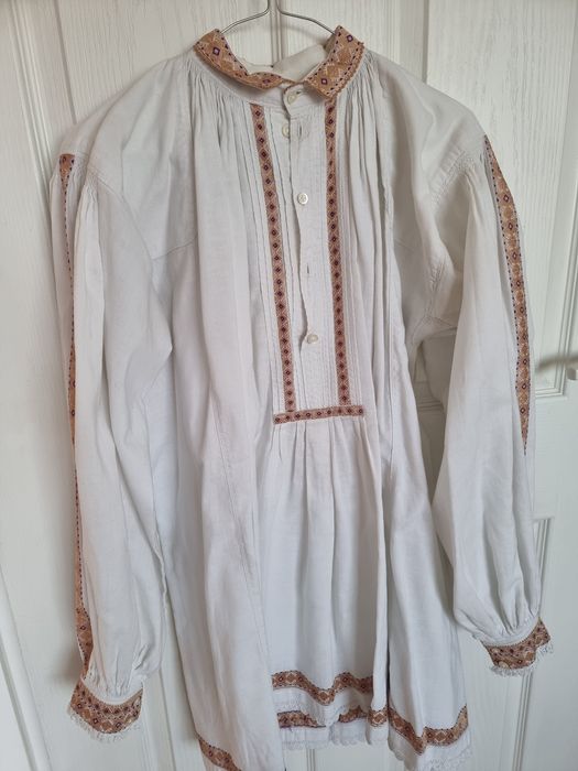 Costum popular din zona Birchis