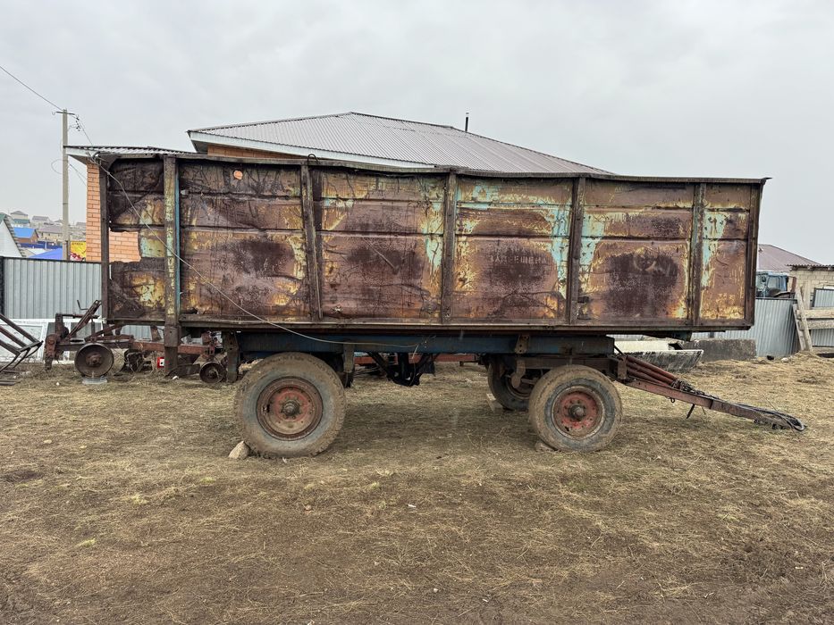 Продам трактор , тележка , все в сборе