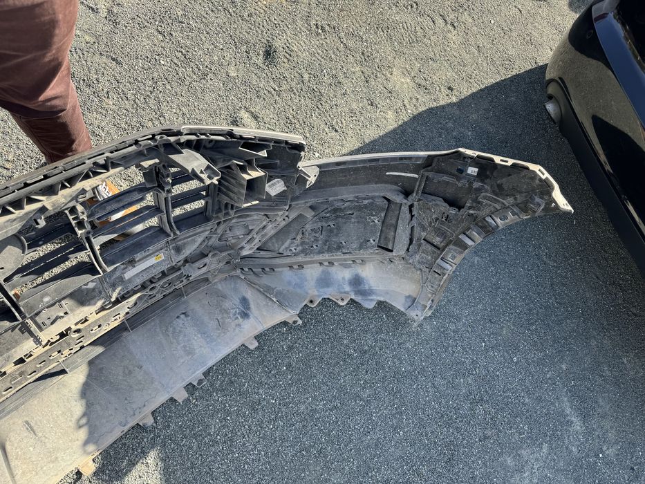 Предна и Задна броня и Решетка за Audi Q8