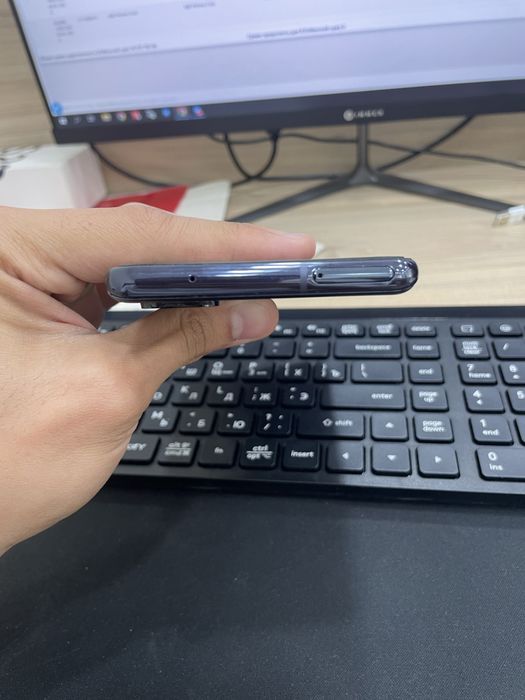 Samsung S20 FE  6/128