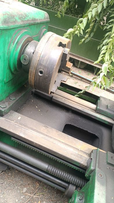 Продам токарный  станок 1м63