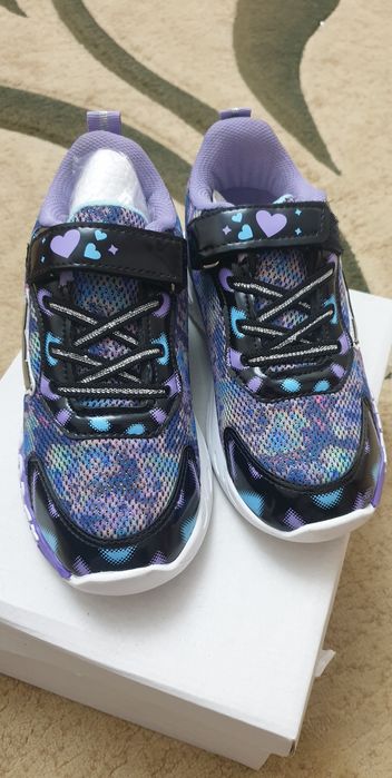 Кроссовки для девочки