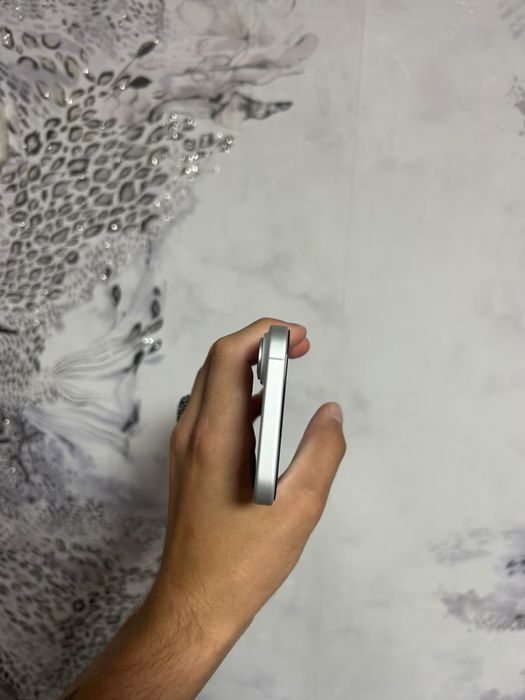 iPhone 16 с гарантией