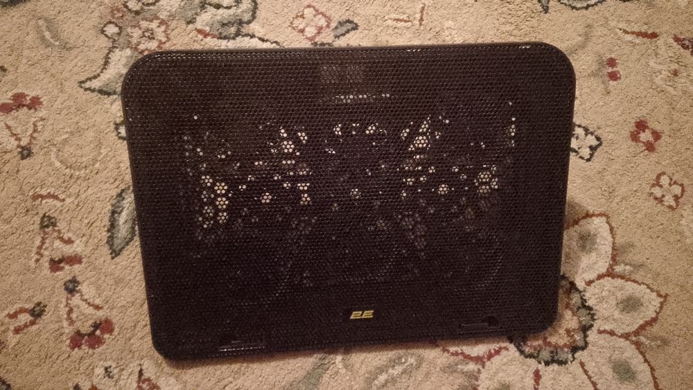 Продам охладитель для ноутбука