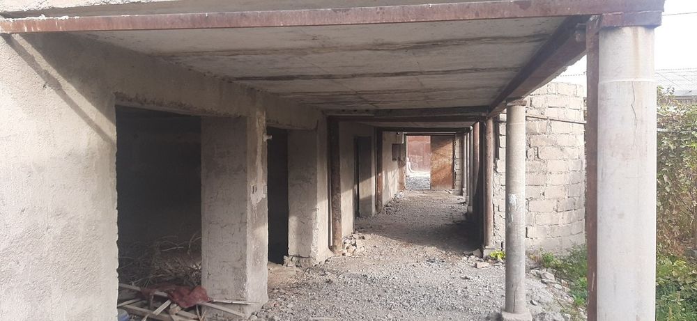 Ховли-жой сотилади