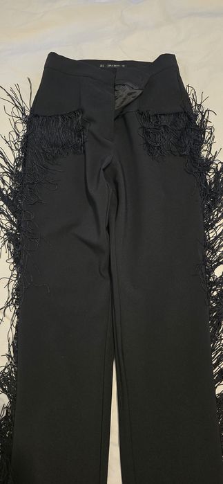 Pantaloni Zara model deosebit