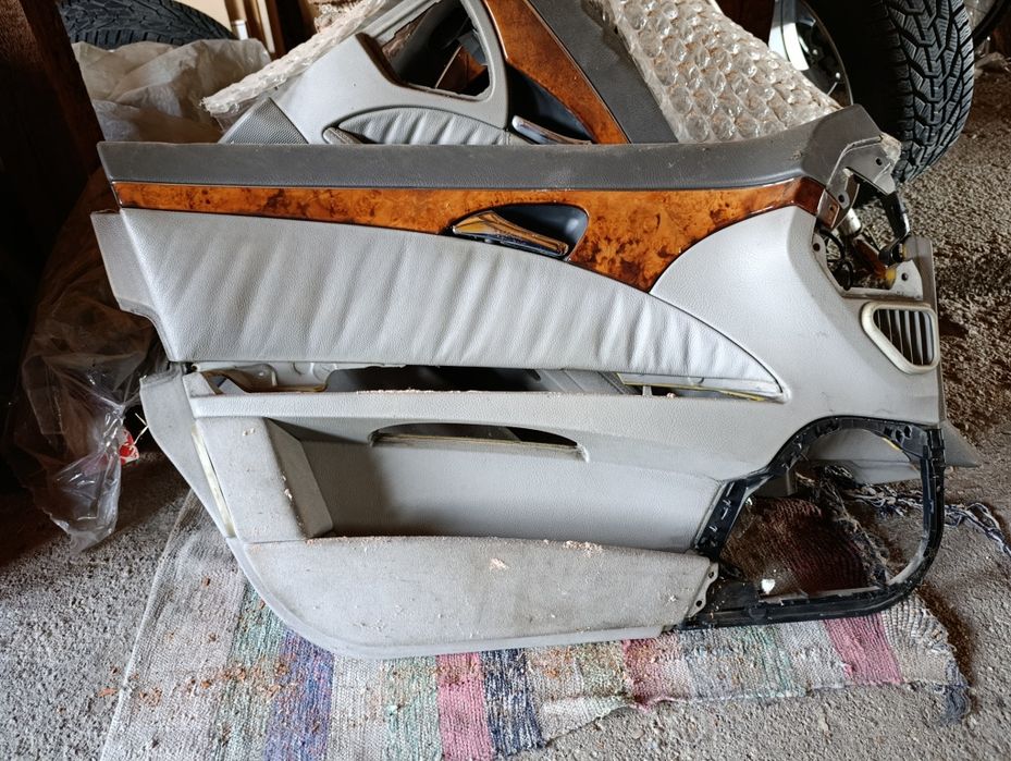 Кори за врати на Мерцедес W211