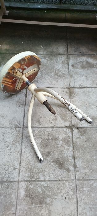 Трикрако медицинско столче